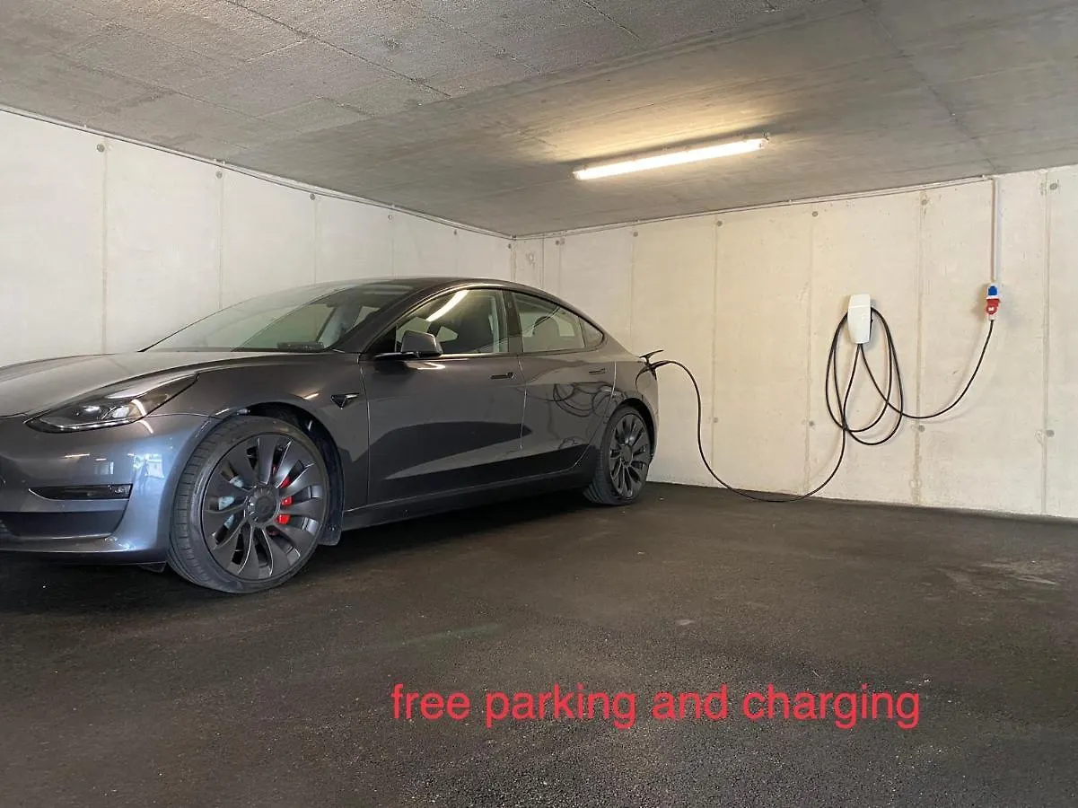 Exklusive Penthousewohnung Mit Tesla-Wallbox In Innsbruck Austria